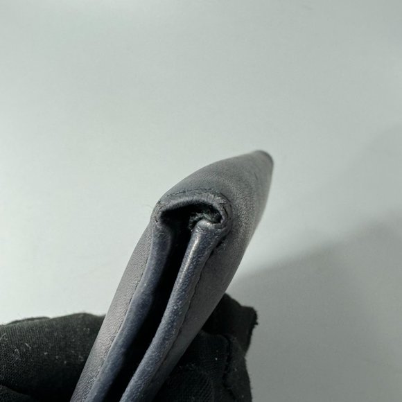 Authentic Vintage Gucci Dark Blue Soft Leather Bi-fold Wallet - Picture 14 of 16